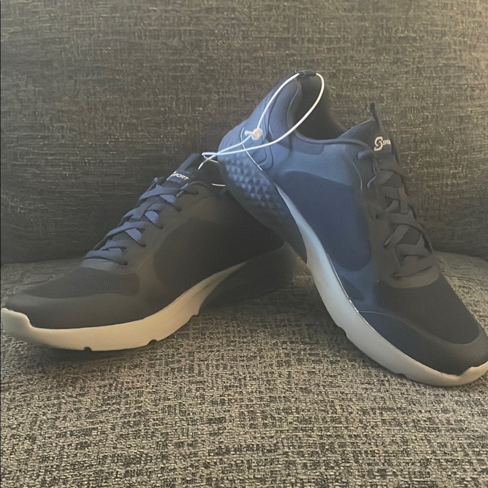 Skechers Blue and Black Sneakers with Modern Design